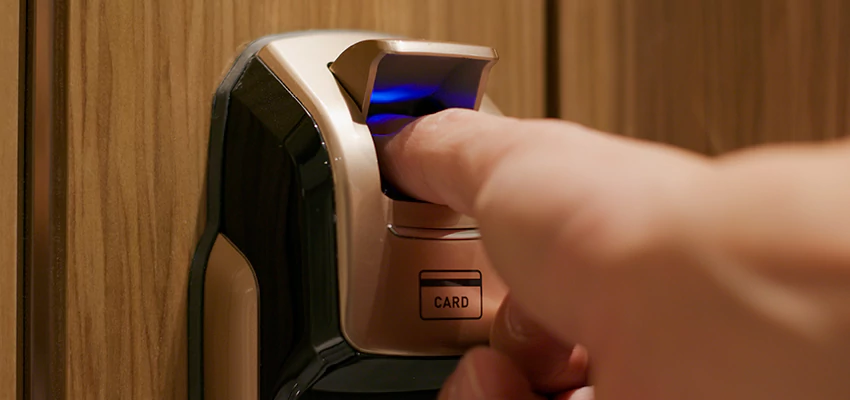 Locksmith Company For Window Lock Installation in La Ca, California