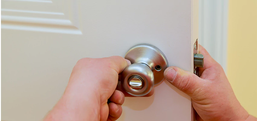 After-hours Locksmith For Lock And Key Installation in La Ca, CA