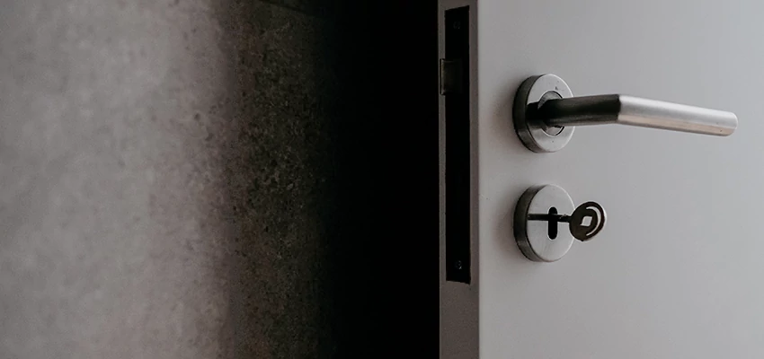 Front Door Handle Repair And Installation in La Ca, CA